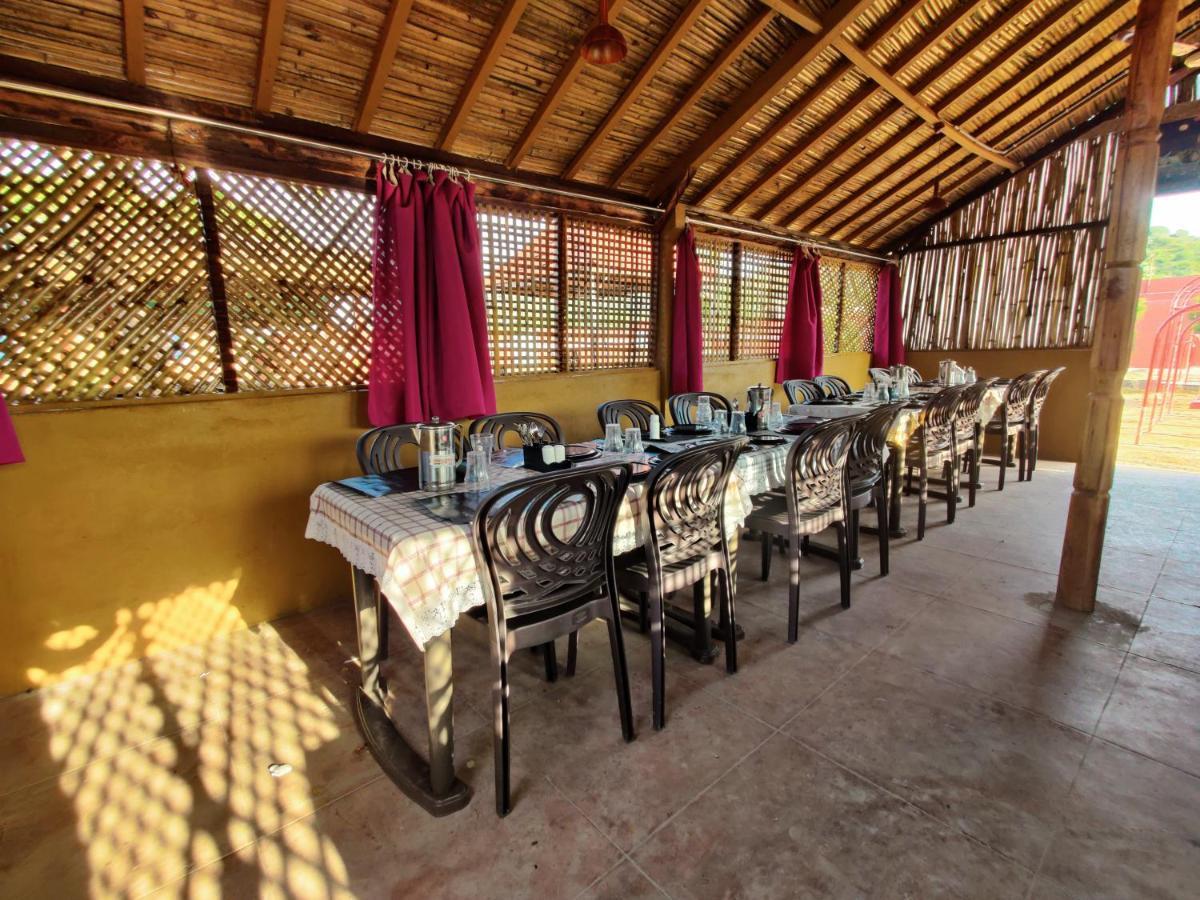 Santkrupa Villa Resort Nakhtarana ภายนอก รูปภาพ