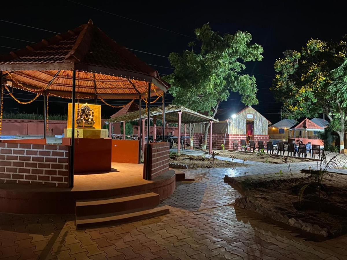Santkrupa Villa Resort Nakhtarana ภายนอก รูปภาพ
