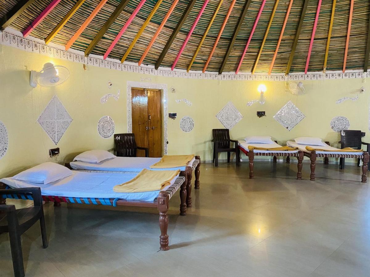 Santkrupa Villa Resort Nakhtarana ภายนอก รูปภาพ
